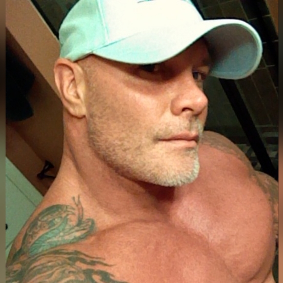 Meet your Posher, J. - Picture 1 of 7